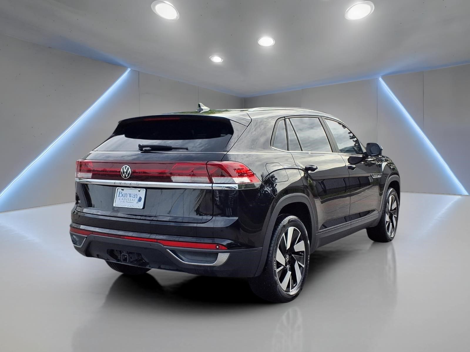 2024 Volkswagen Atlas Cross Sport 2.0T SE w/Technology - 1