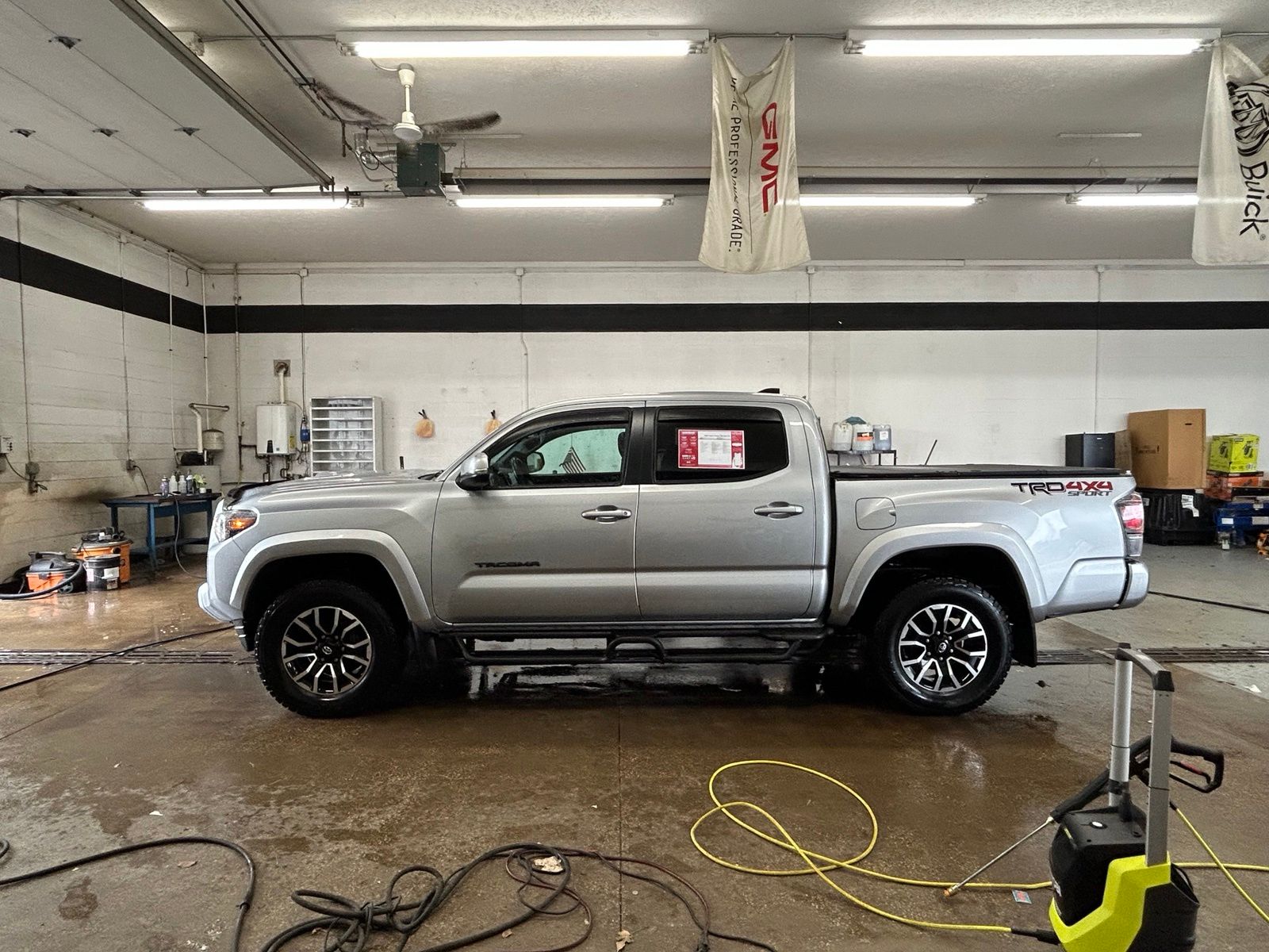 View vehicle photo 2