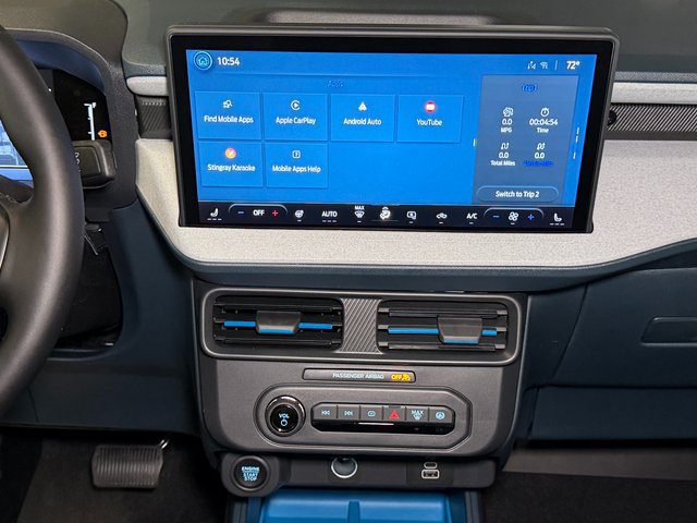 New 2026 Oxford White Ford XLT image 17