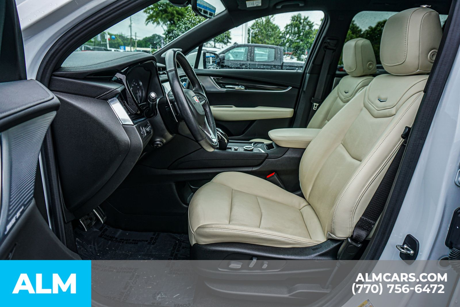 Used 2023 White Cadillac Sport image 21