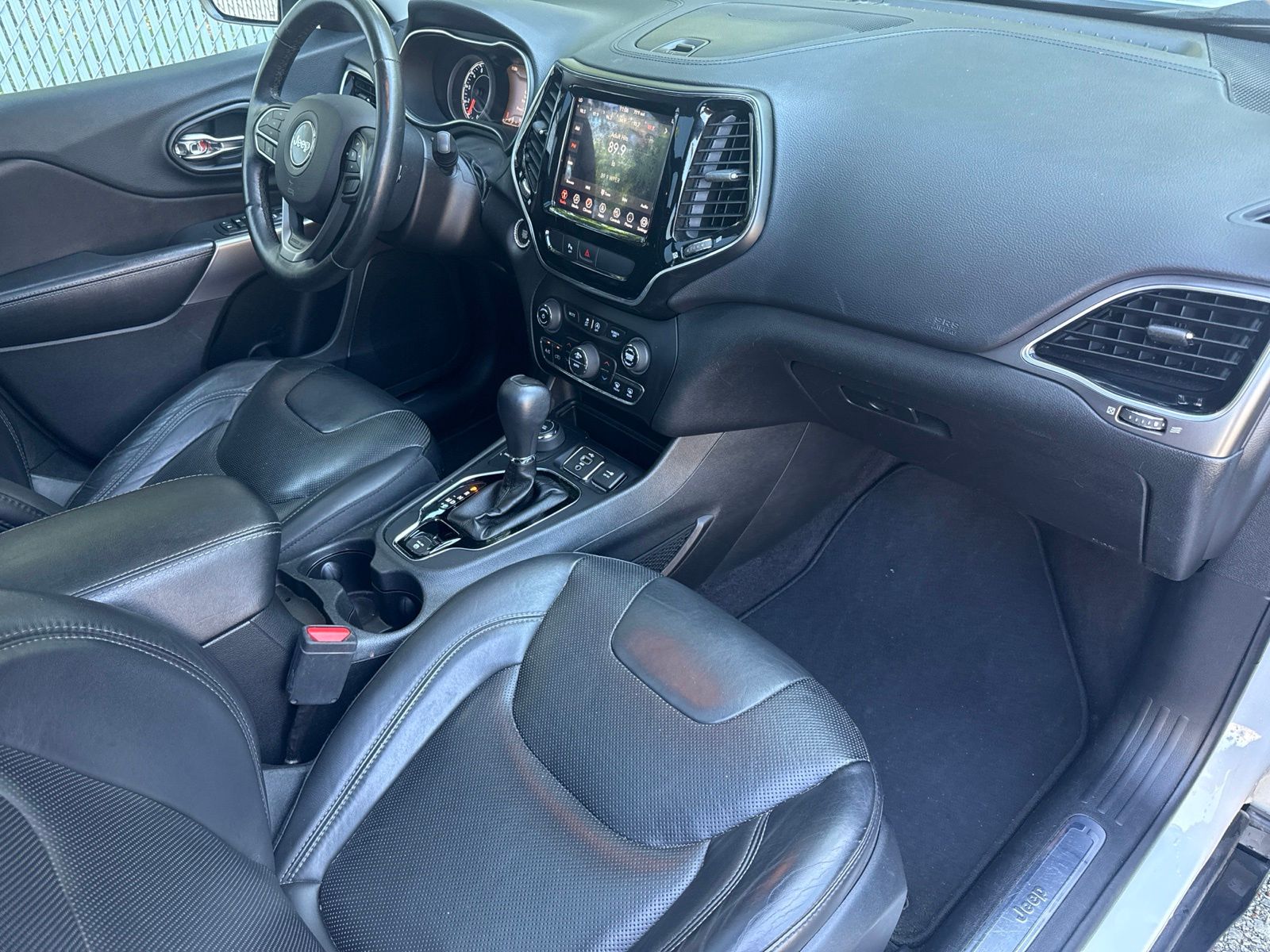 Used 2019 Bright White Clearcoat Jeep Limited image 24