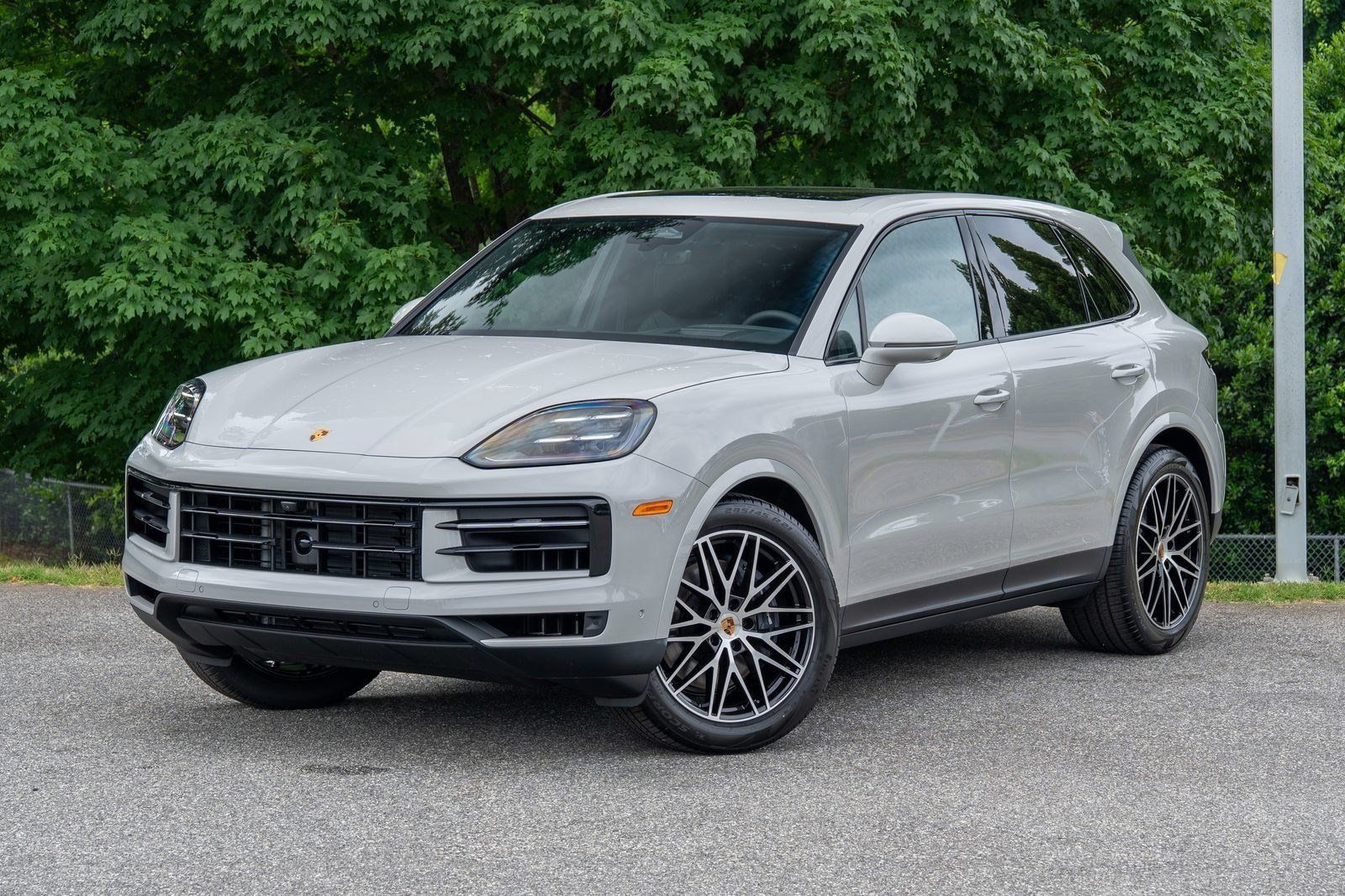 Chalk 2026 Porsche Cayenne SUV / Crossover All-Wheel Drive 8-Speed Automatic