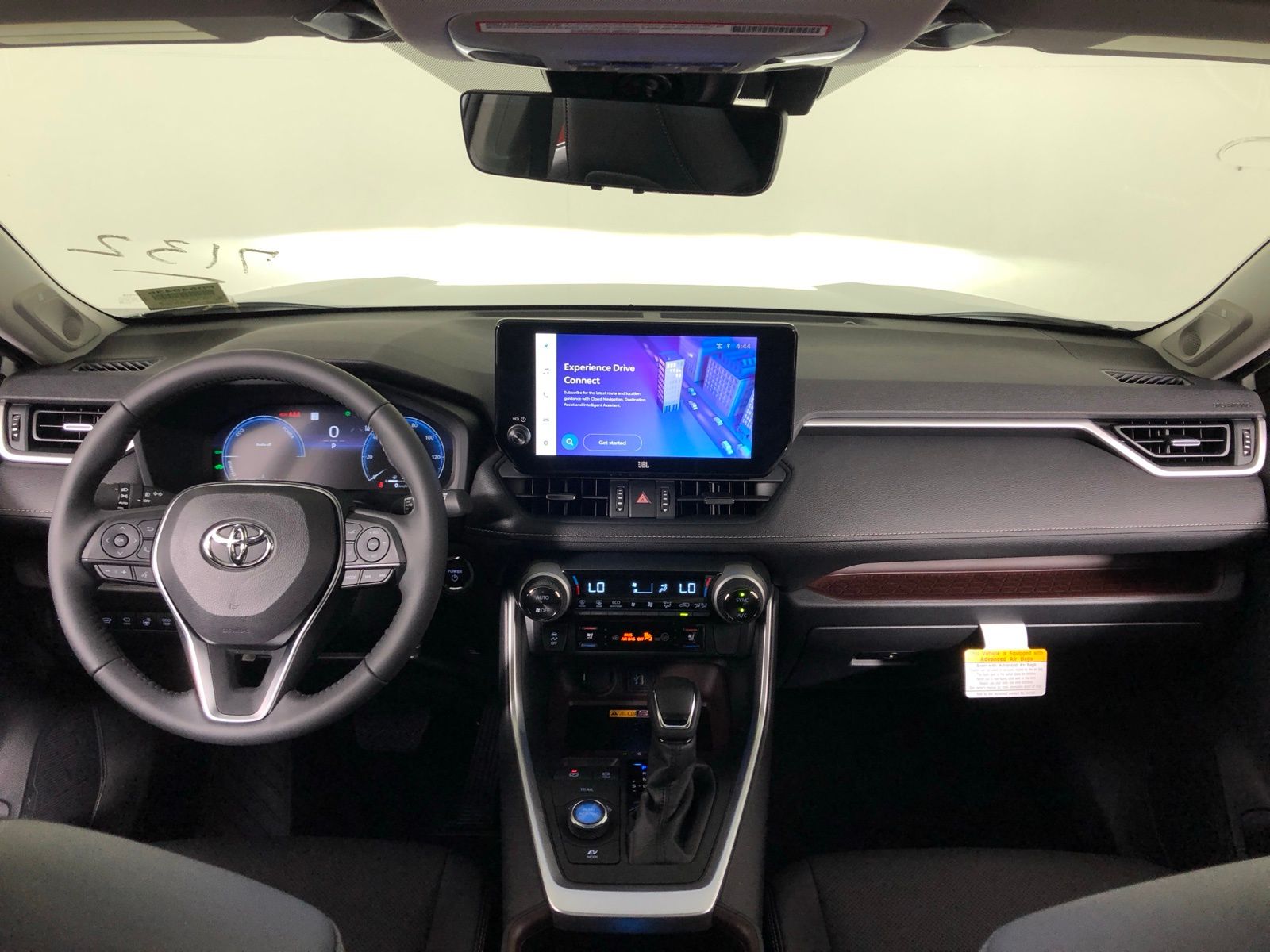 Thumbnail: 2025 Toyota RAV4 - 22