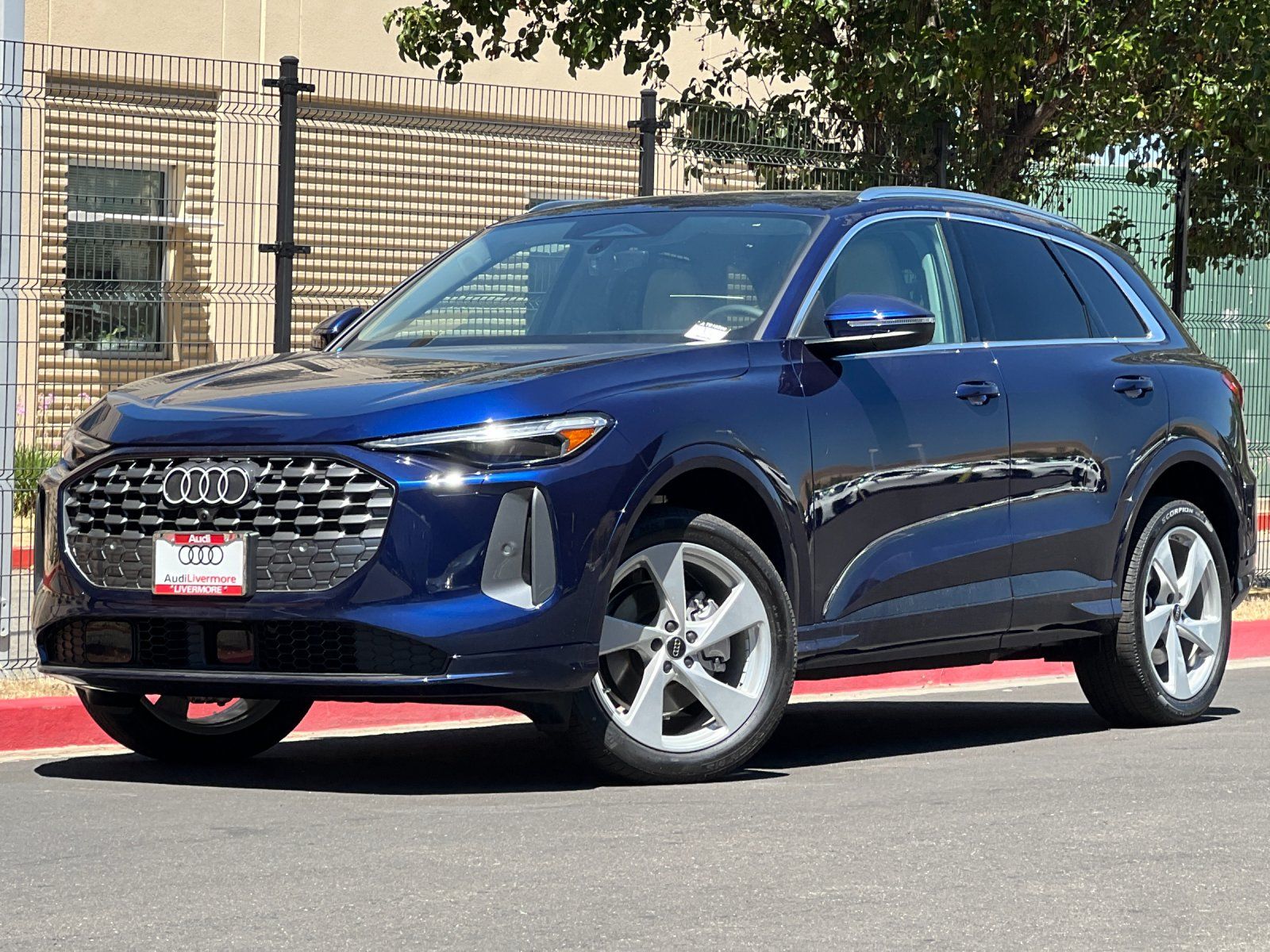 2026 Audi Q5 2.0T Premium Plus — full photo 1 of 29