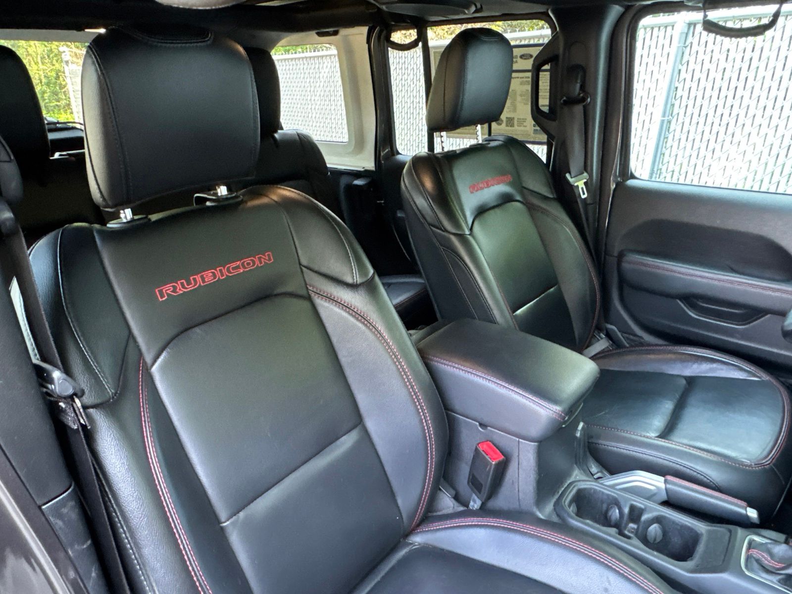 Used 2020 Granite Crystal Clearcoat Metallic Jeep Unlimited Rubicon image 33