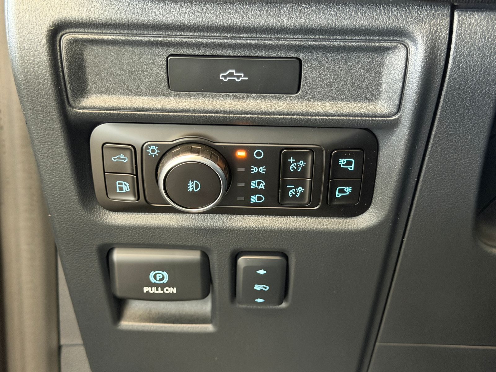New 2026 Antimatter Blue Metallic Ford Lariat image 35