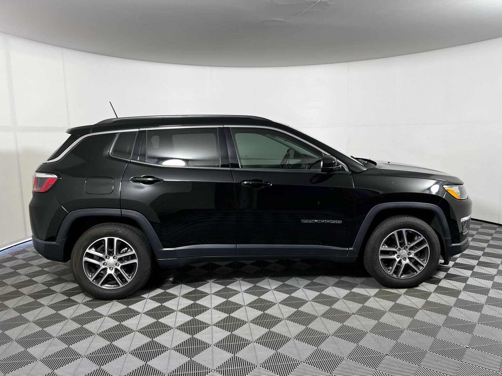 Thumbnail: 2018 Jeep Compass - 4