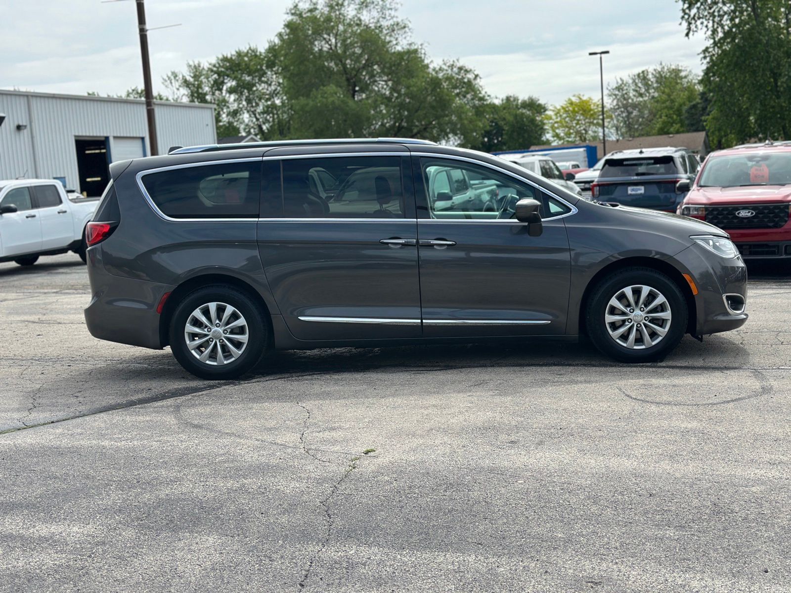 Vehicle Image 2