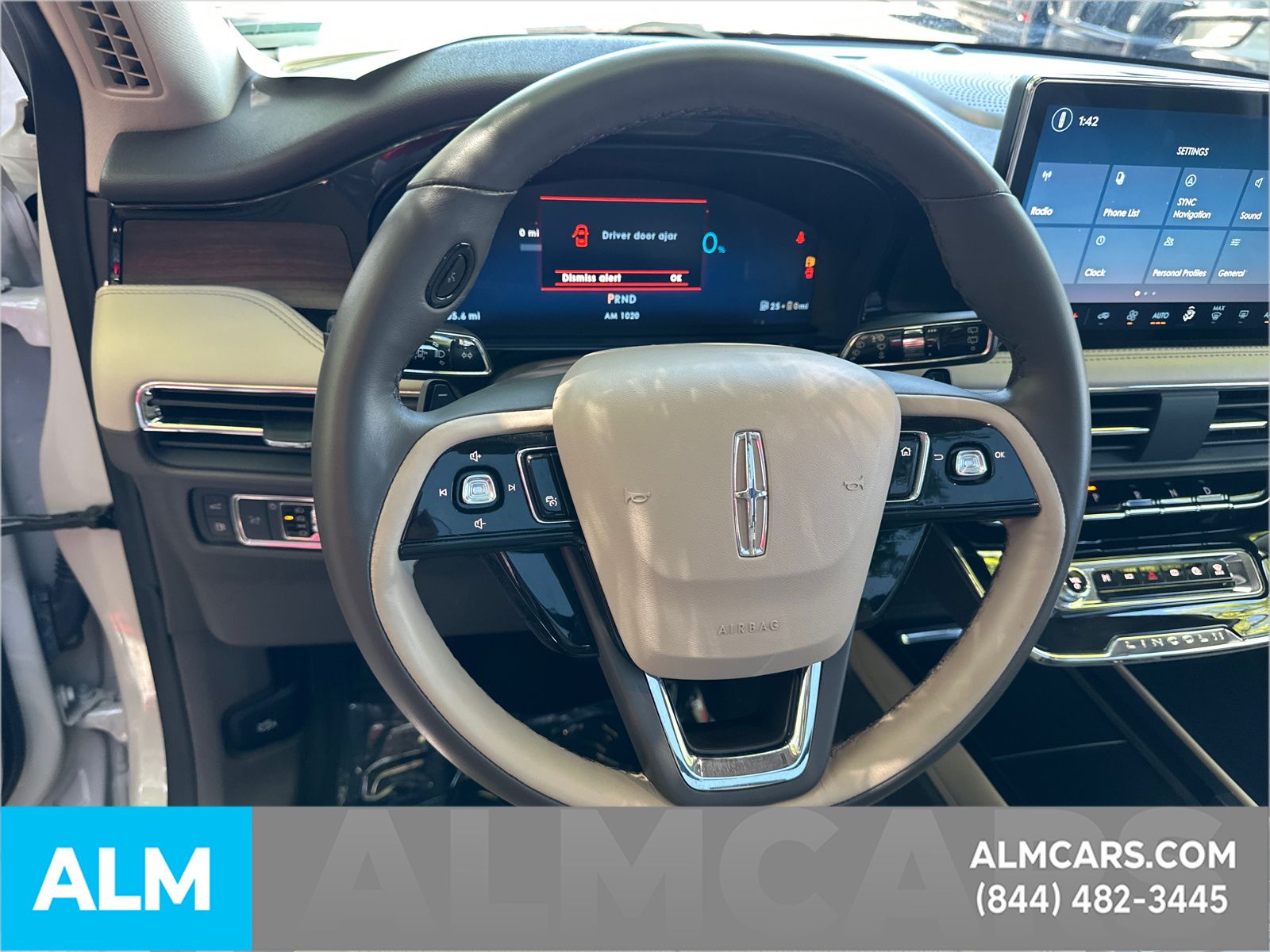 Used 2024 White Lincoln Grand Touring image 18