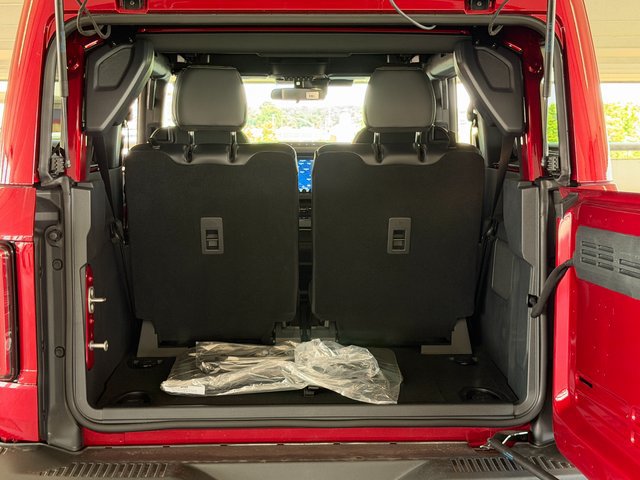 New 2026 Ruby Red Metallic Tinted Clearcoat Ford Badlands - MANAGER DEMO image 15