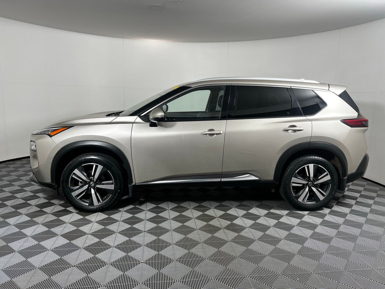 Thumbnail: 2021 Nissan Rogue - 8