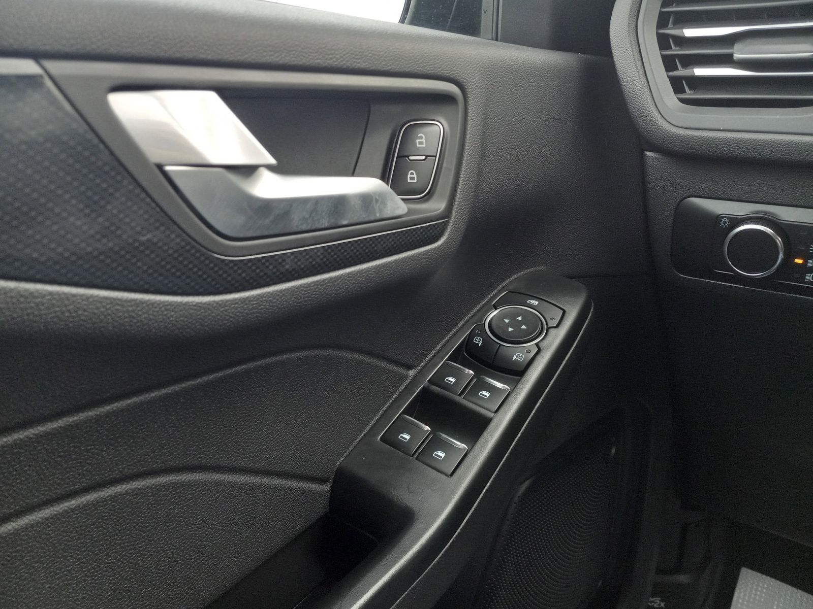 2025 Ford Escape image 26