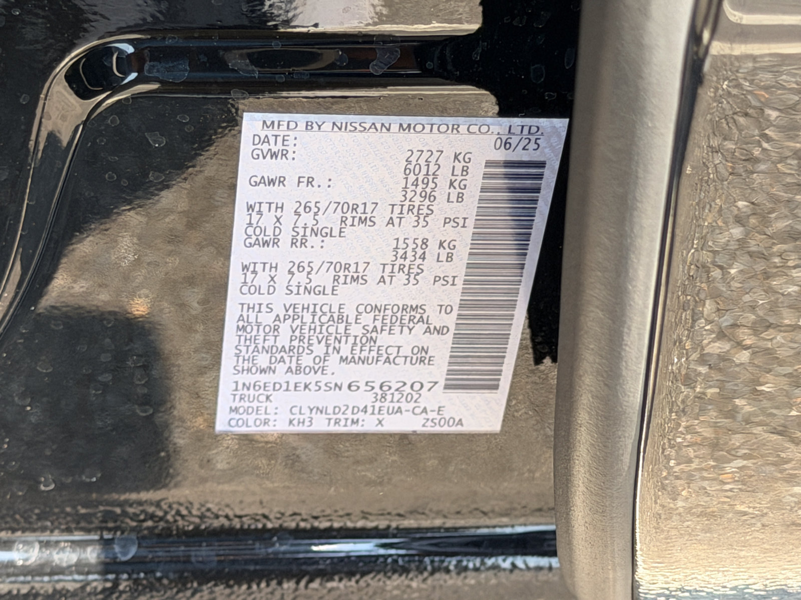 Used 2025 Black Nissan PRO-4X image 29