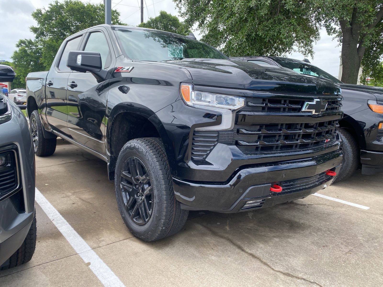 View vehicle photo 2