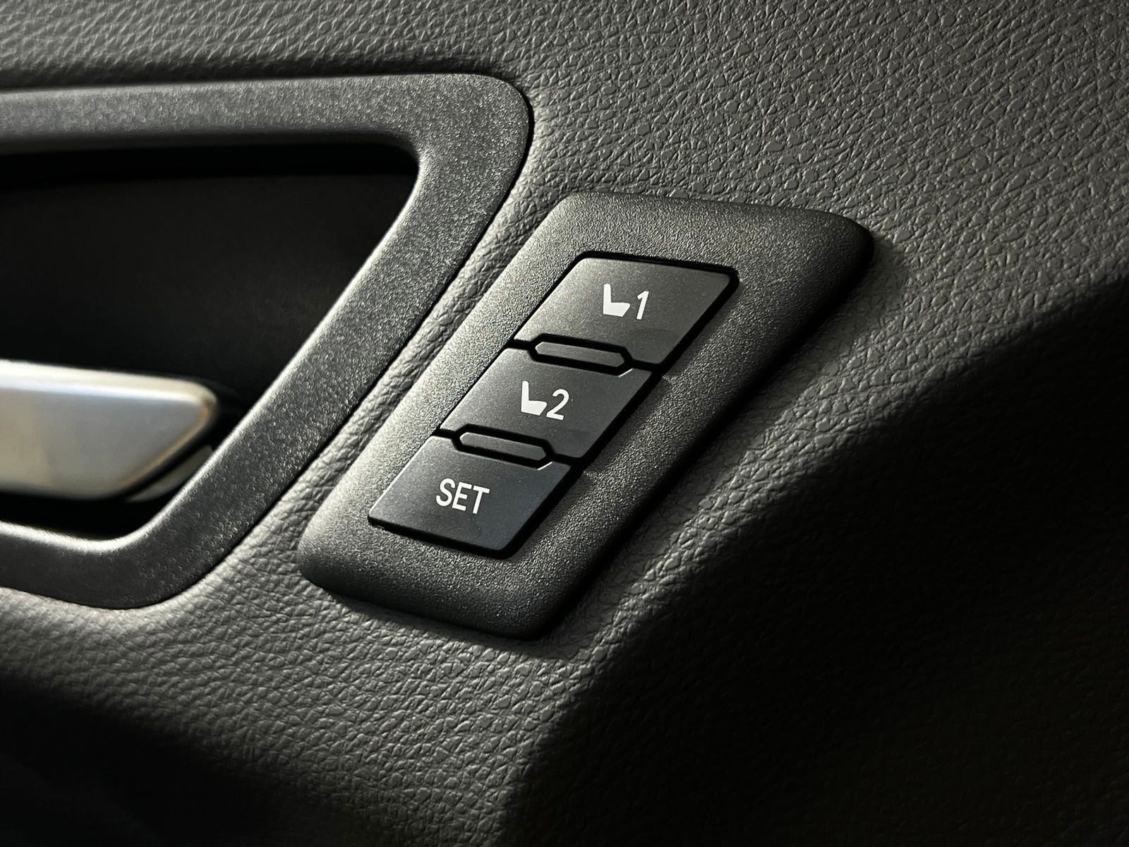 Thumbnail: 2026 Toyota Sienna - 15