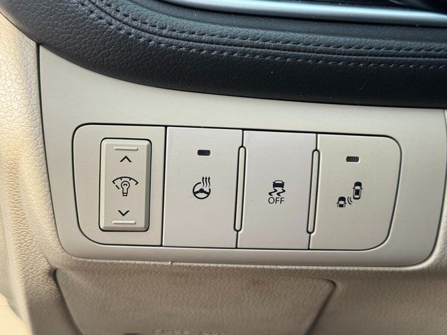 Used 2015 Black Kia EX image 23