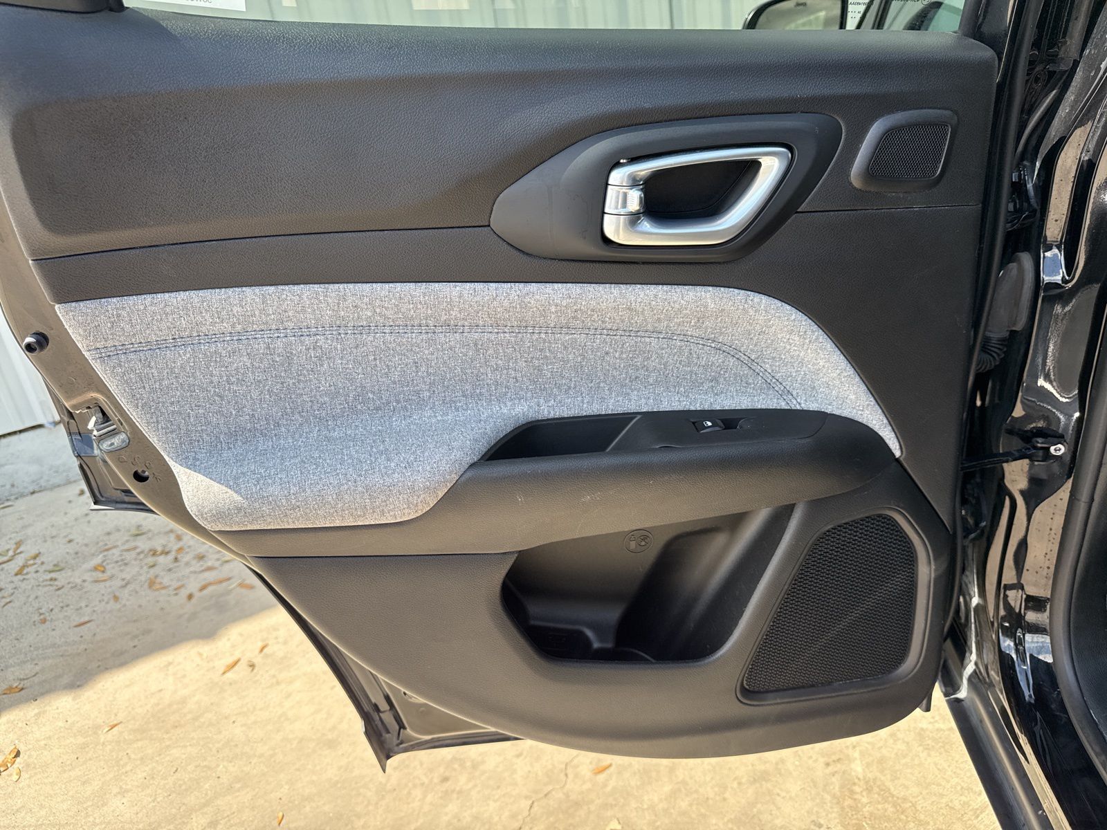 Used Car 2025 Jeep Compass  Latitude For Sale Under $25,000 In Austin, Texas