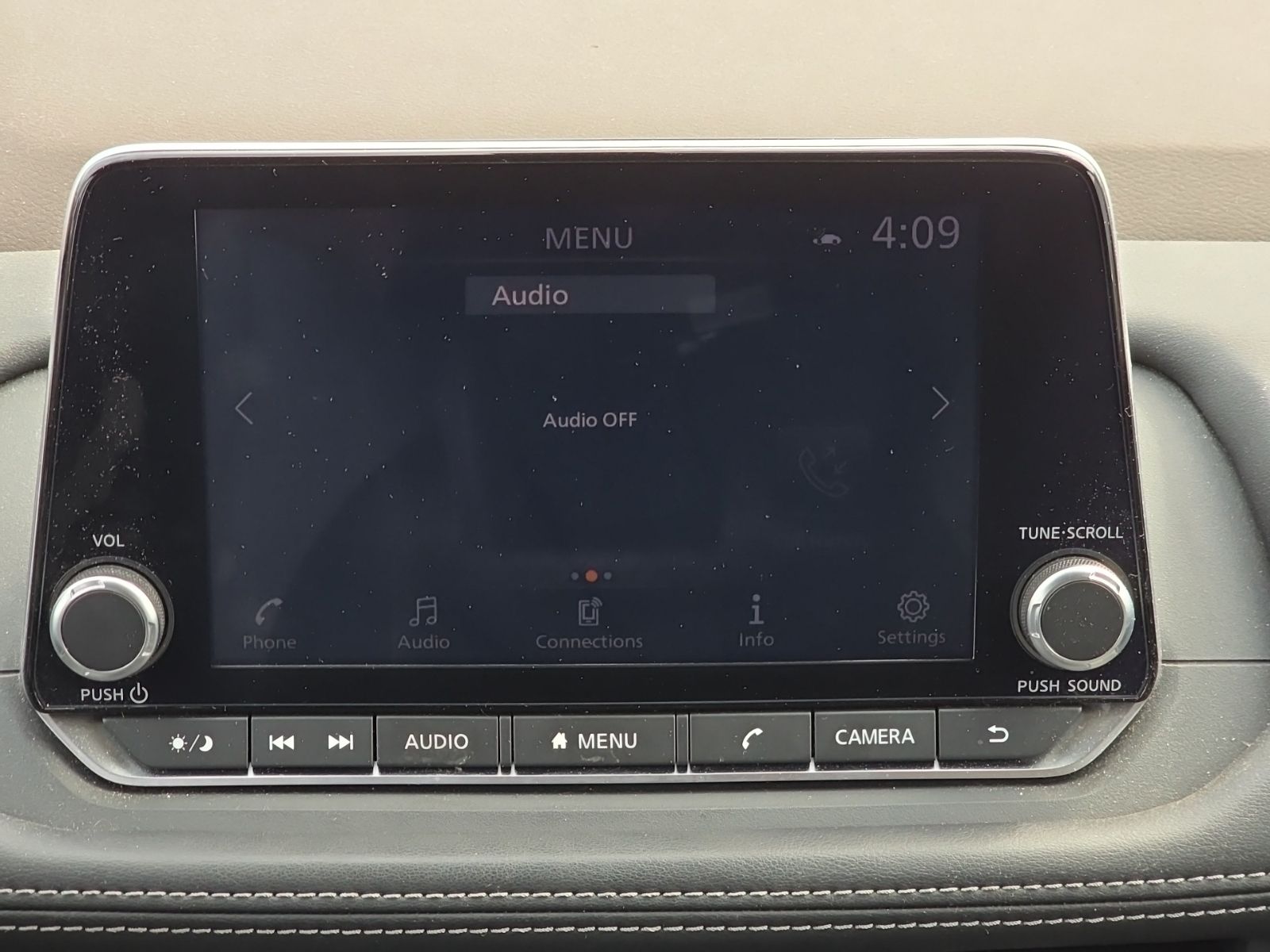 Used 2023 Gray Nissan SV image 5