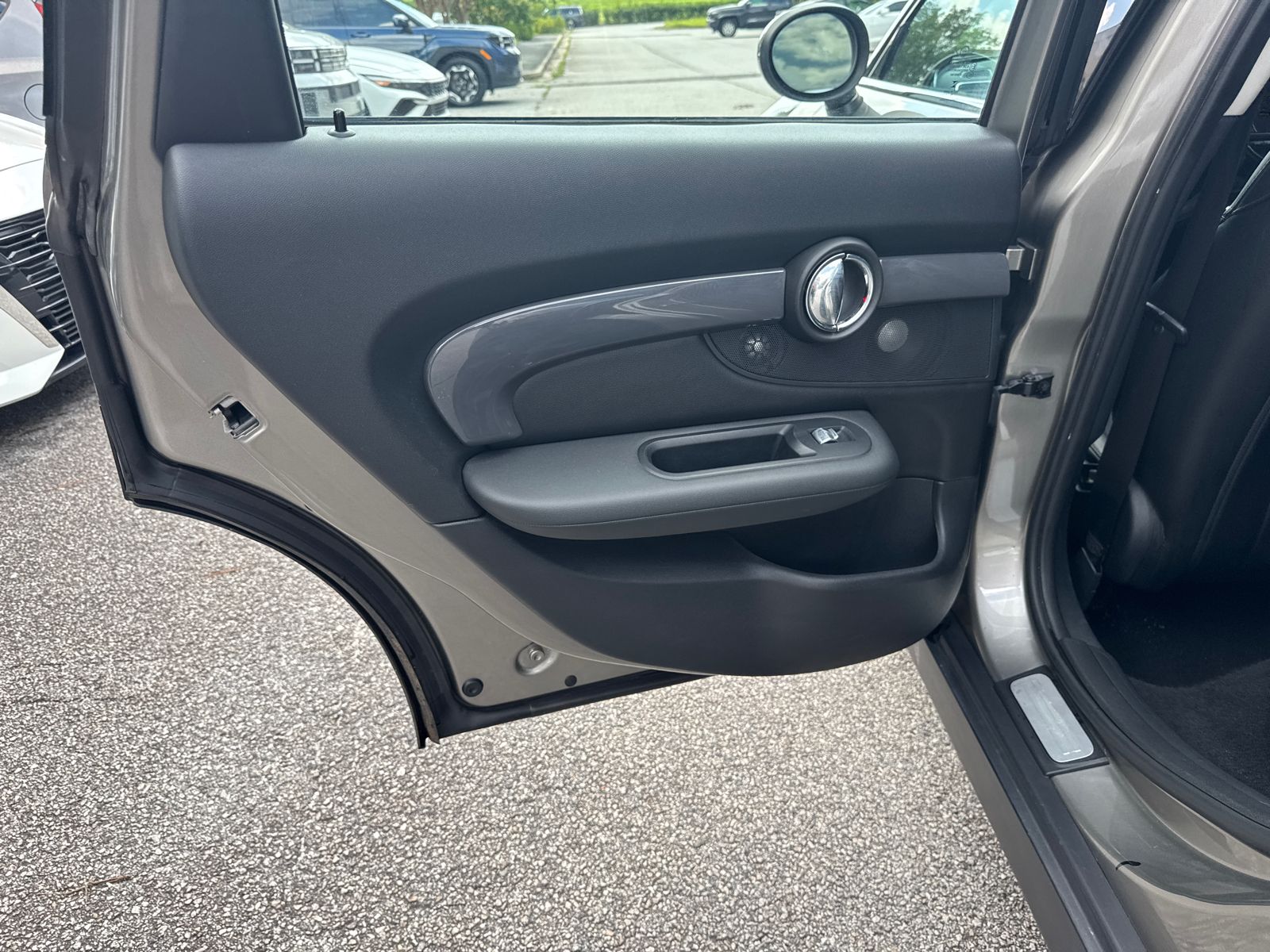 Used 2017 Silver MINI Clubman image 21