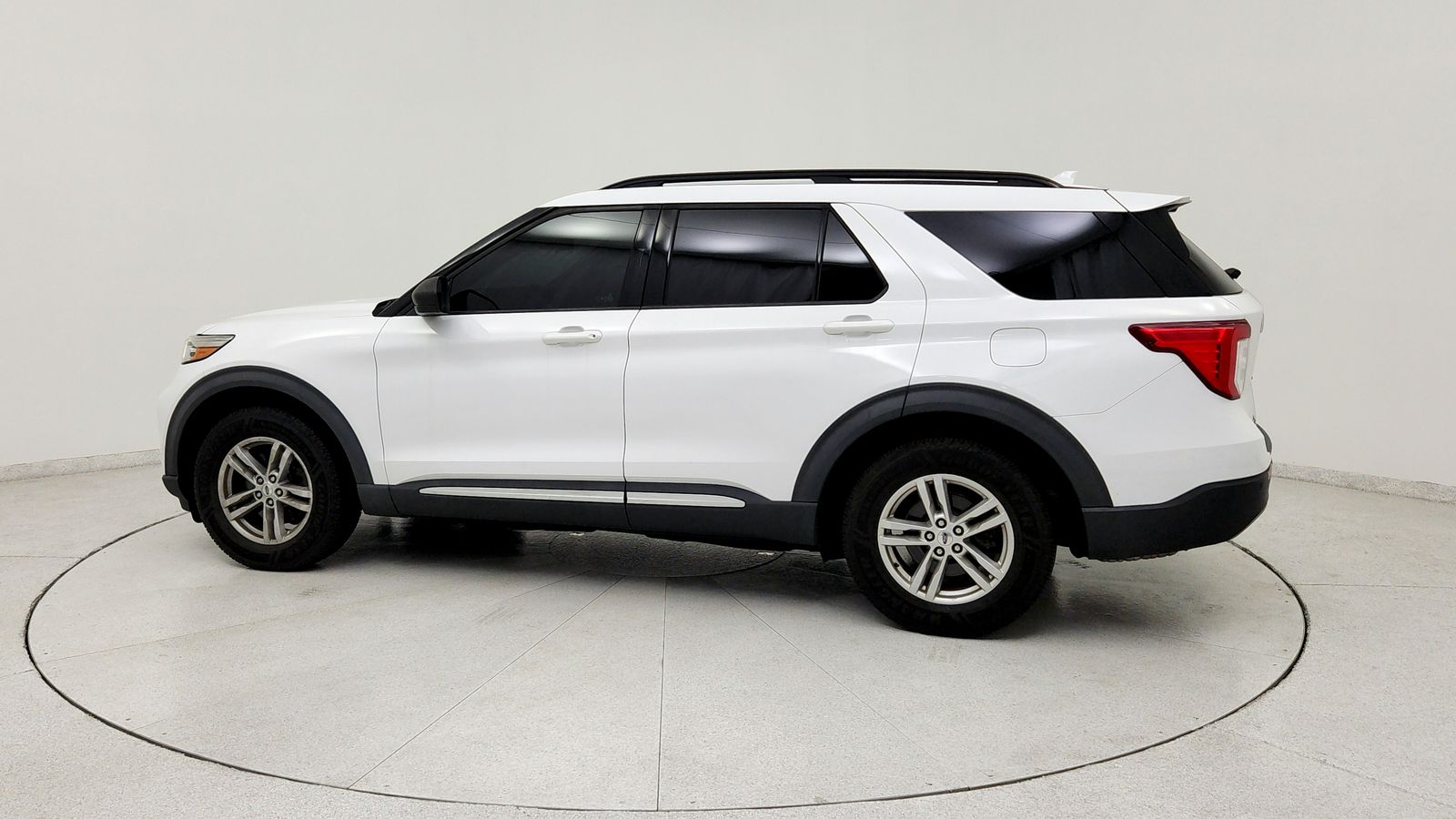 Certified Used 2020 White Ford XLT image 4