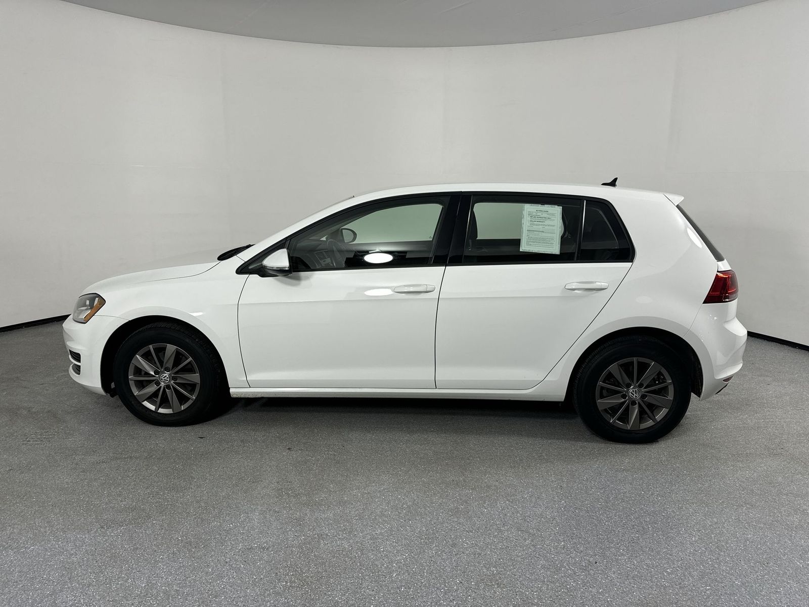 2016 Volkswagen Golf TSI S 4-Door 5