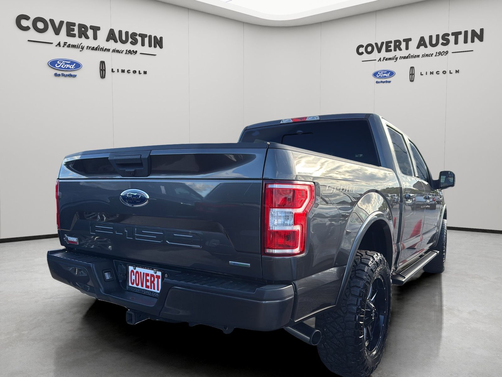 View vehicle photo 5