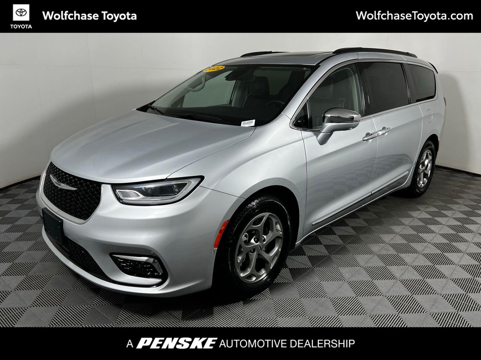 2022 Chrysler Pacifica Limited -
                Cordova, TN