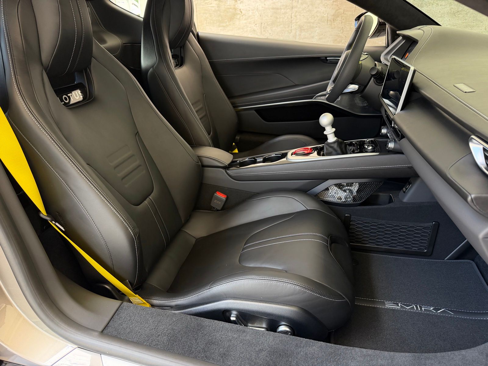 2026 Lotus Emira - Photo 15