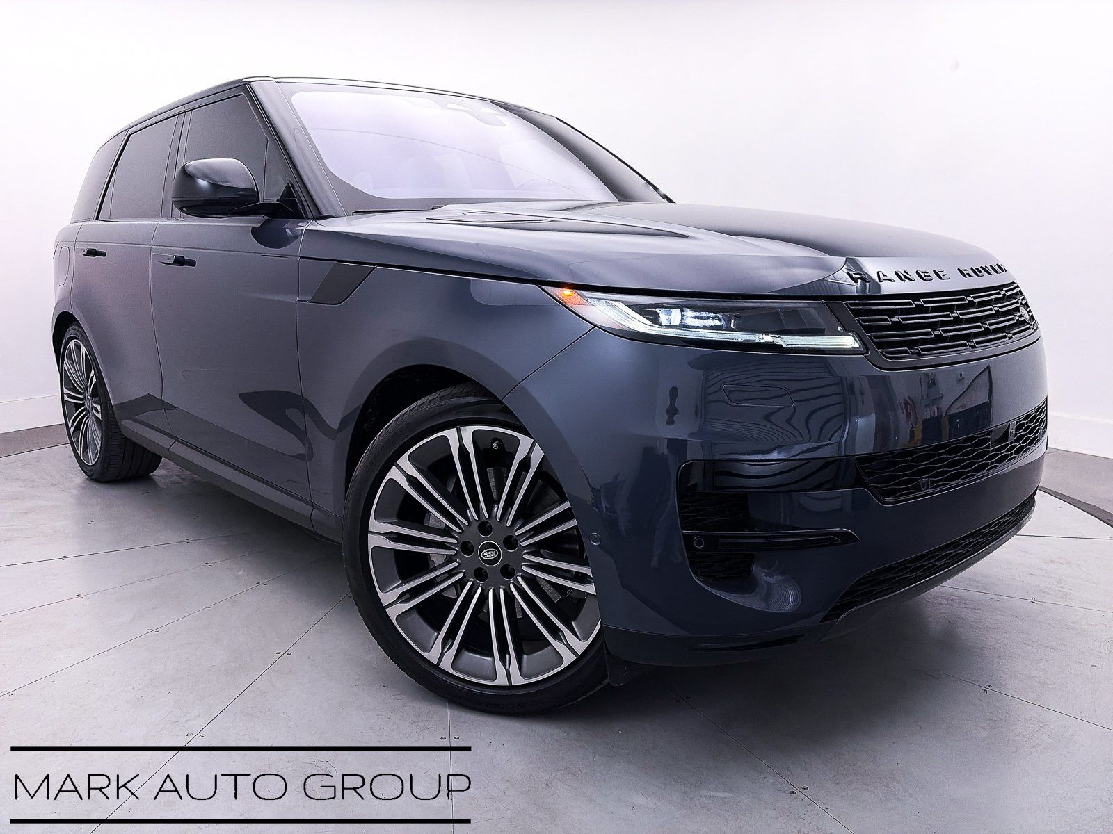 2023 Land Rover Range Rover Sport SE