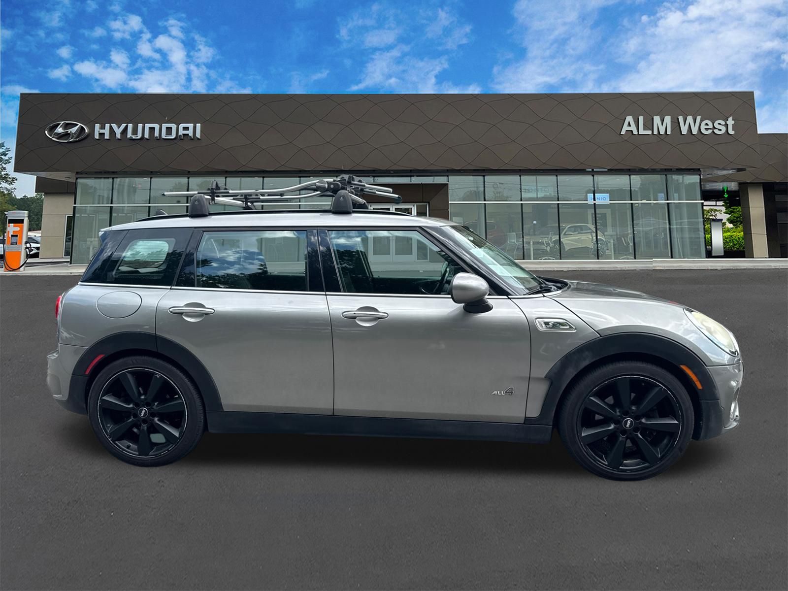 Used 2017 Silver MINI Clubman image 4