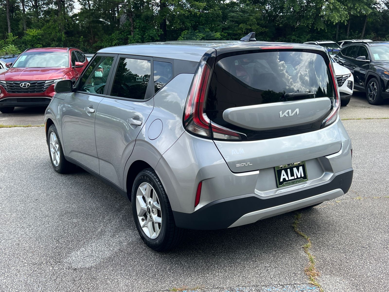 2023 Kia Soul LX photo 2