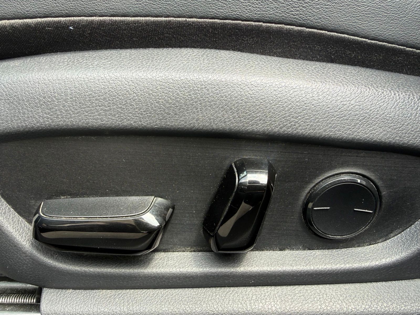 Used 2021 Black Lexus 250 image 27
