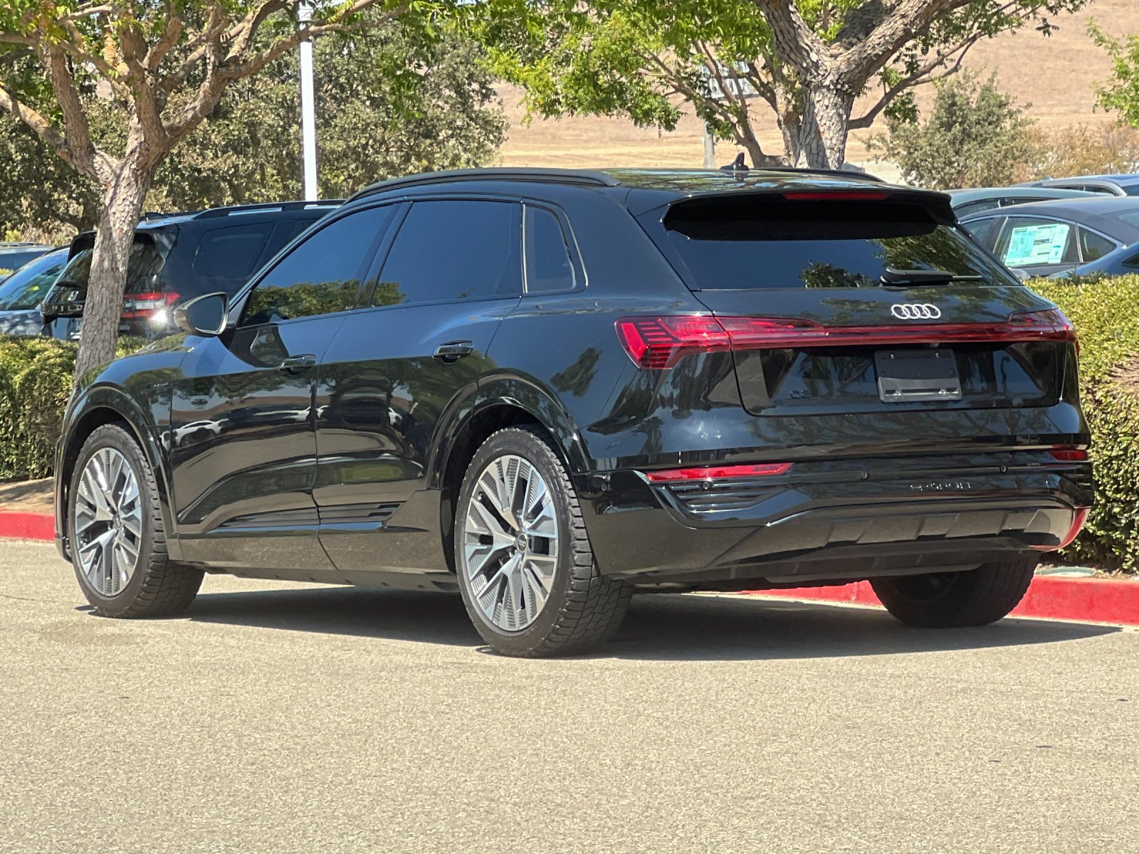 2024 Audi Q8 e-tron Prestige — foto completa 4 de 29