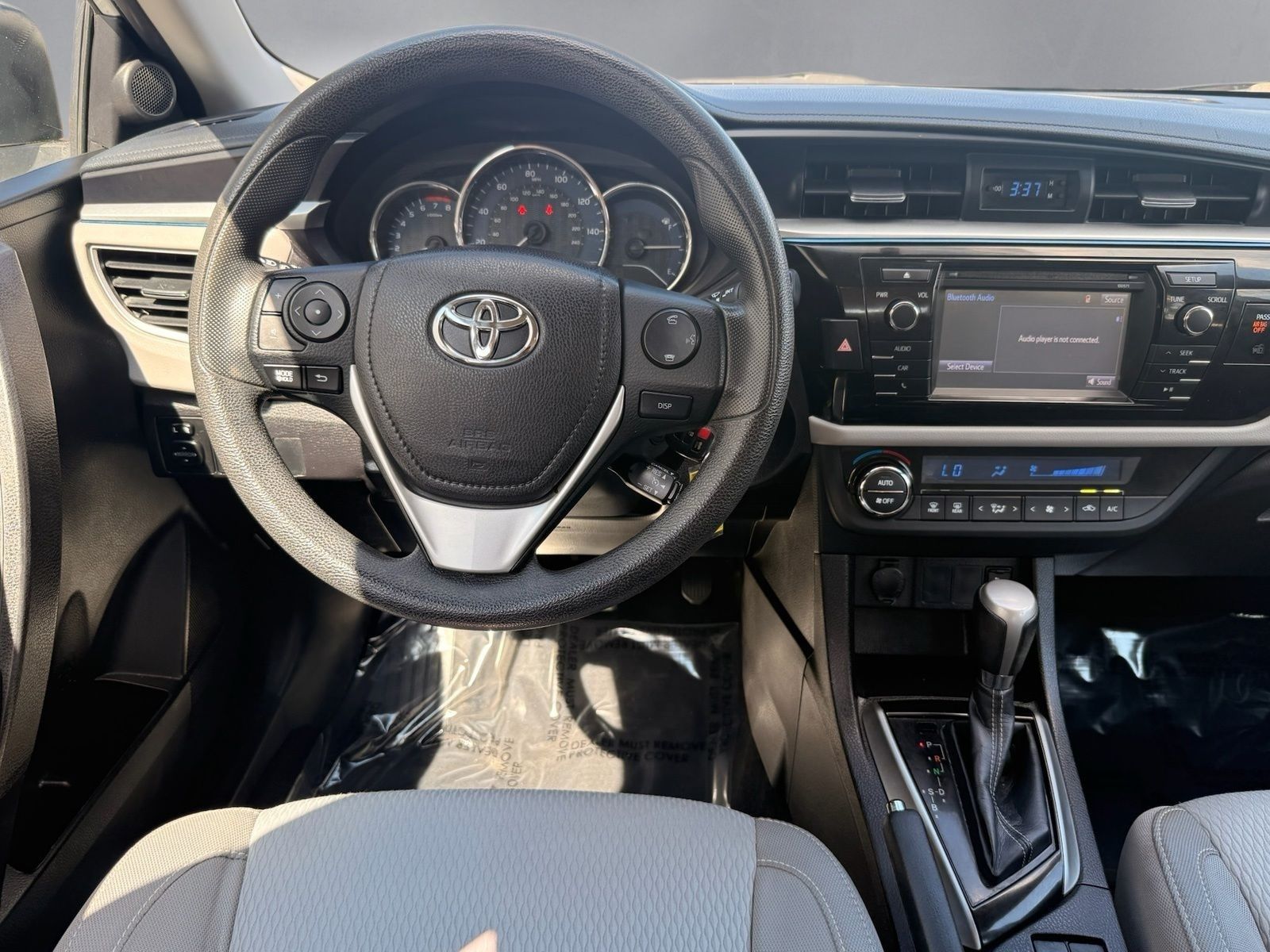 Used 2016 White Toyota LE image 3