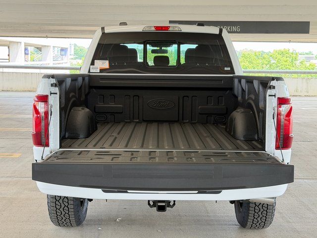 New 2026 Oxford White Ford XLT image 15