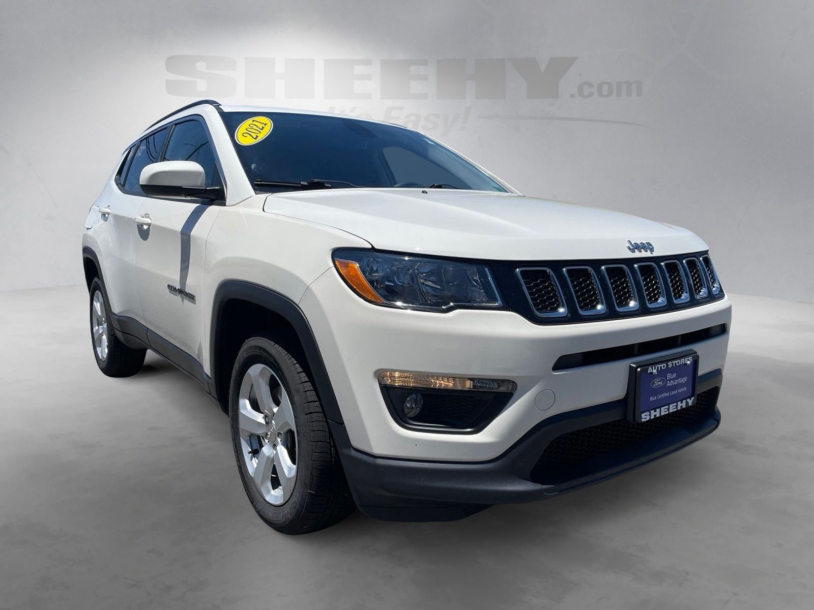 Used 2021 White Clearcoat Jeep Latitude image 2