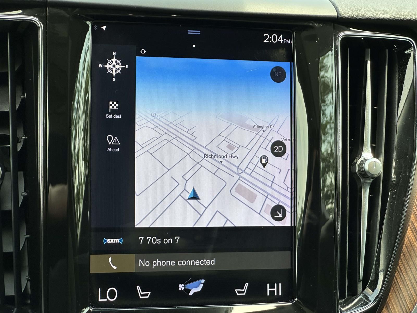 Used 2021 White Volvo T5 Momentum image 5