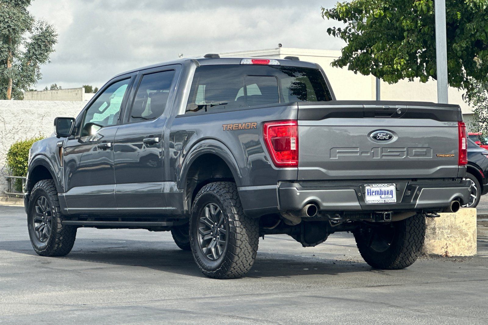 View vehicle photo 6