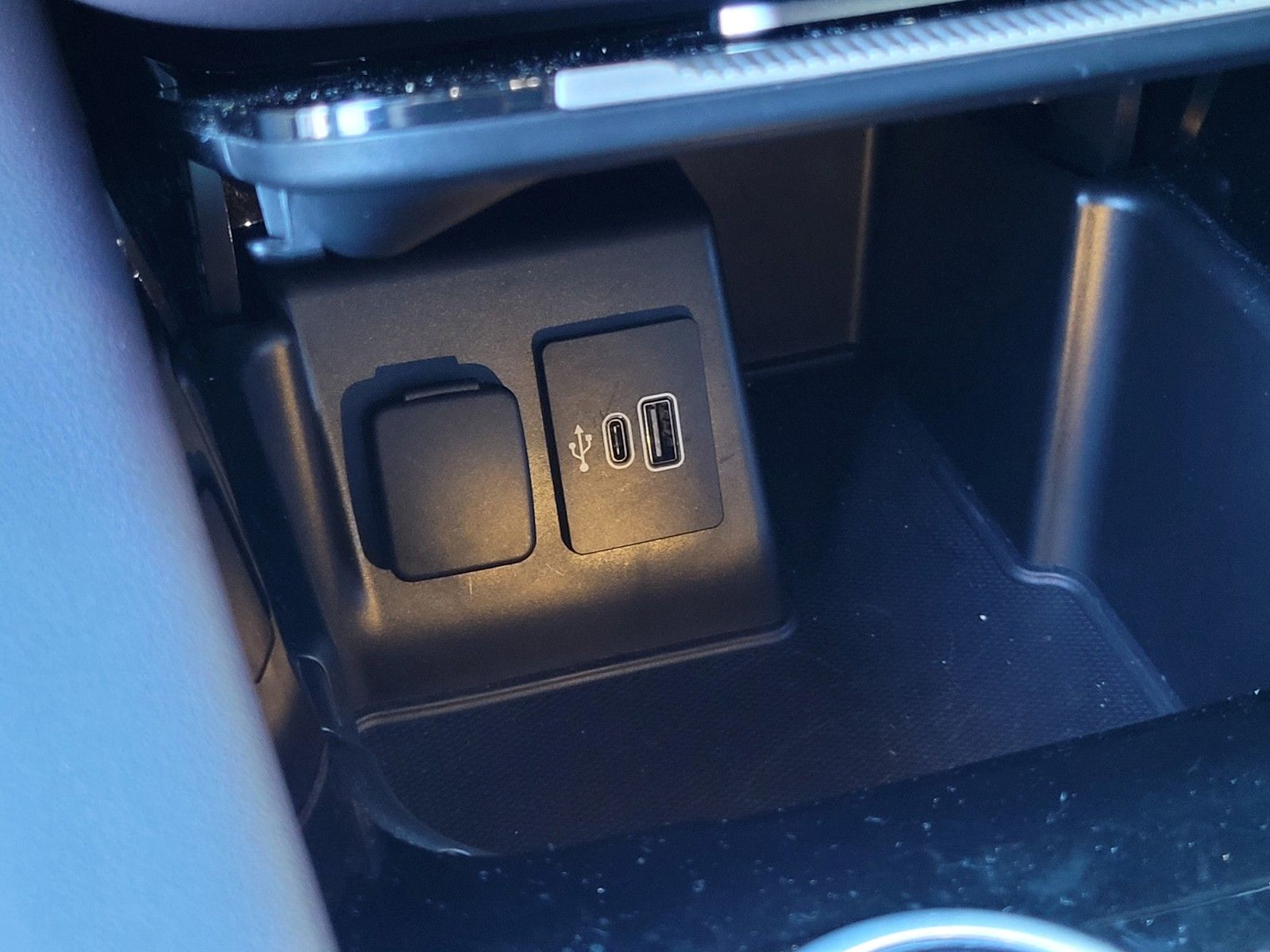 Used 2025 Black Ford Platinum image 26