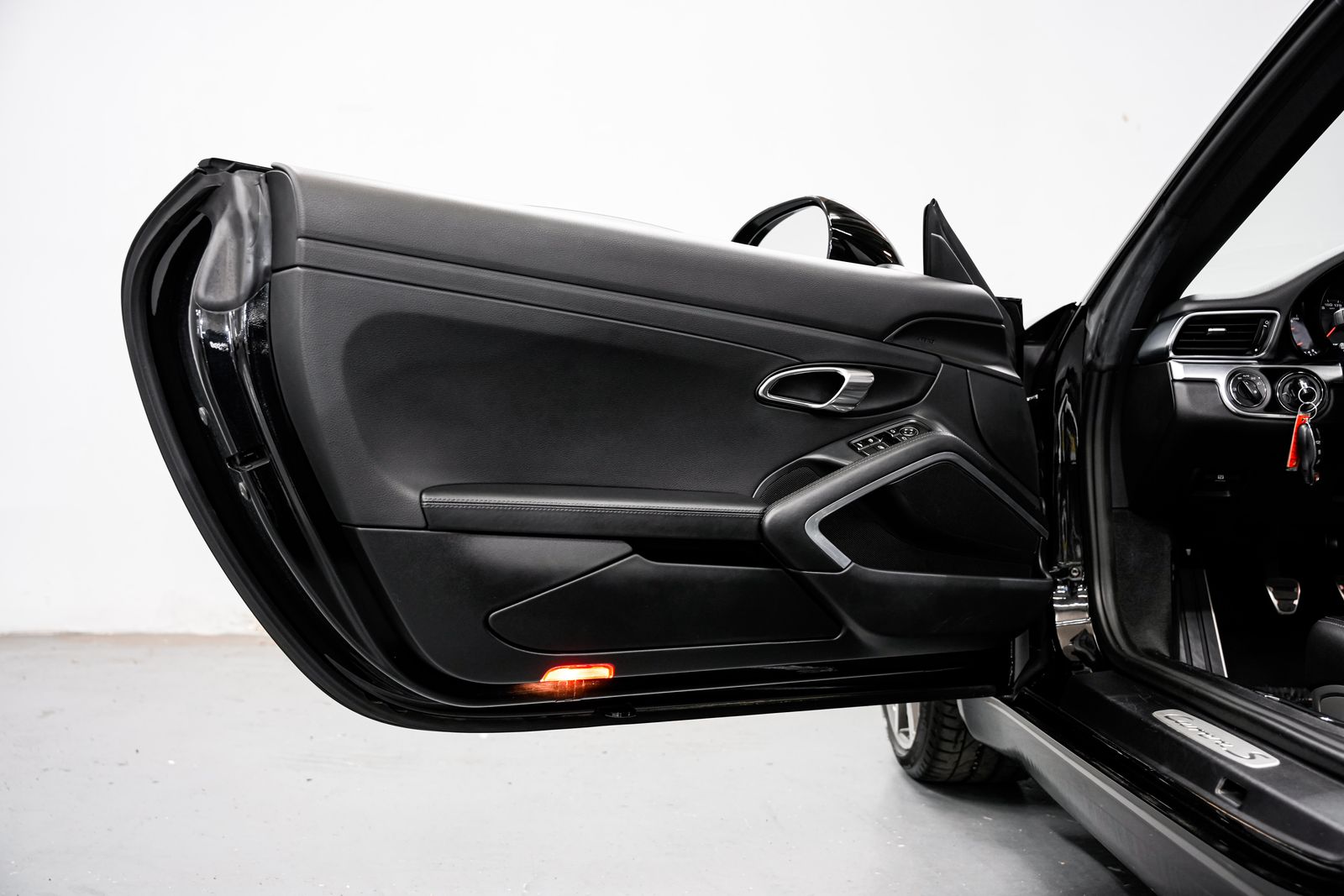 2014 Porsche 911 Carrera S — photo 21