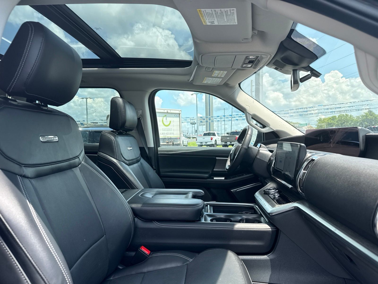 2025 Ford Expedition image 16