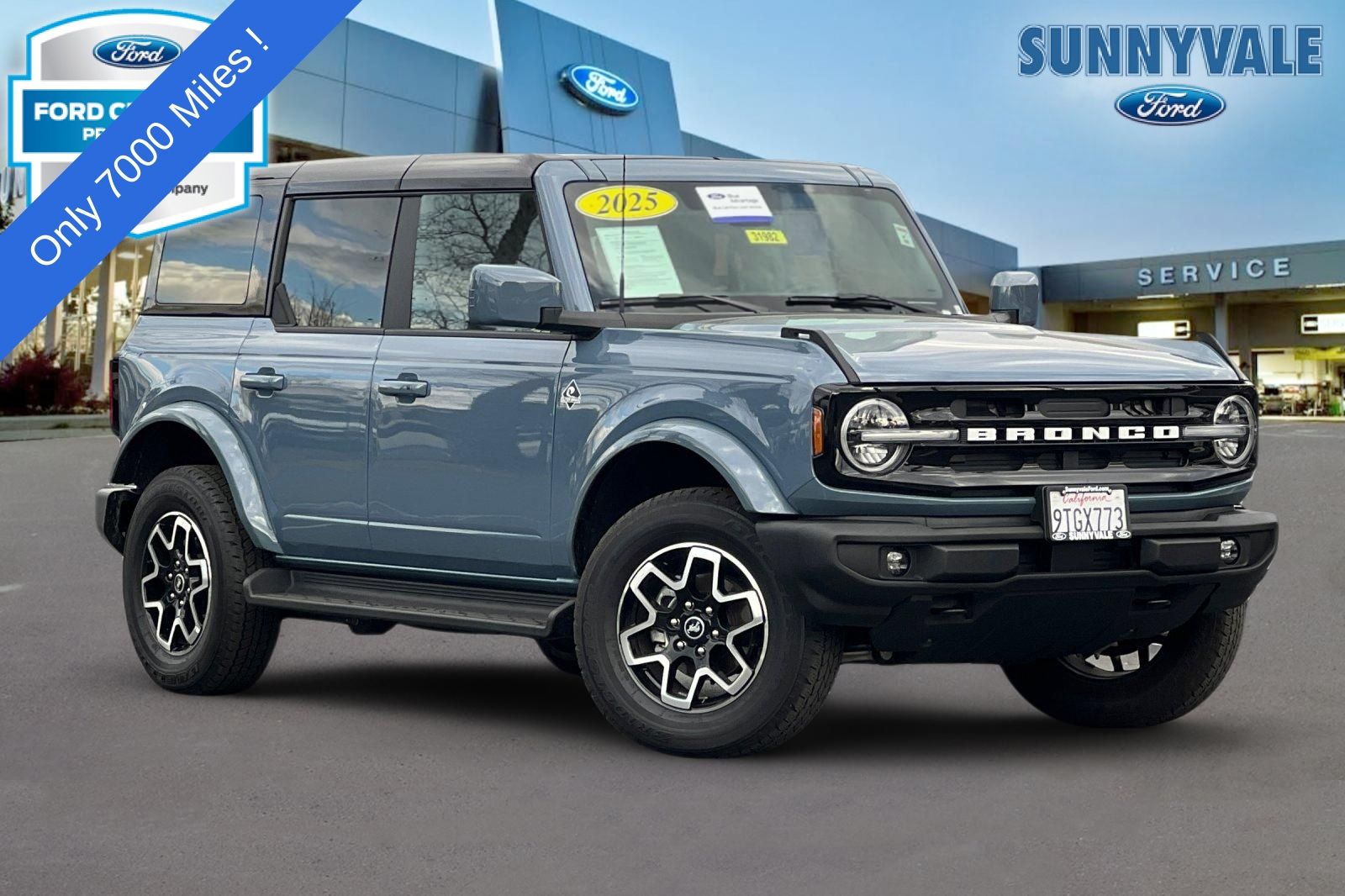 2025 Ford Bronco Outer Banks 4-Door 4WD