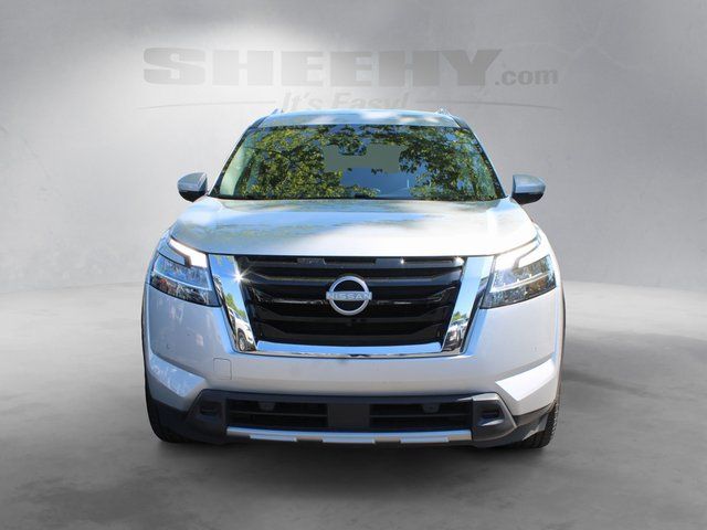 Used 2024 Silver Nissan SL image 8