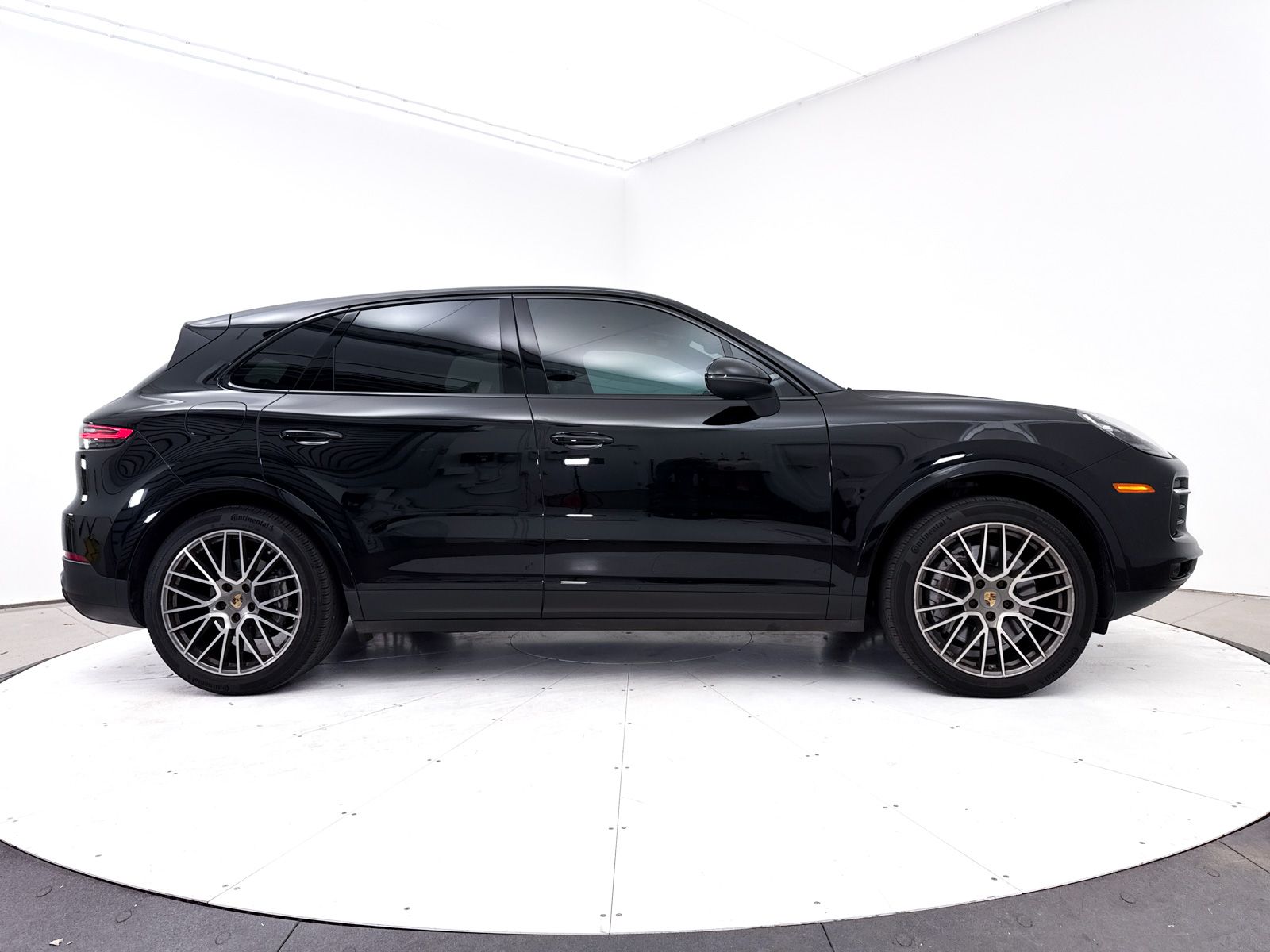 2023 Porsche Cayenne Platinum Edition