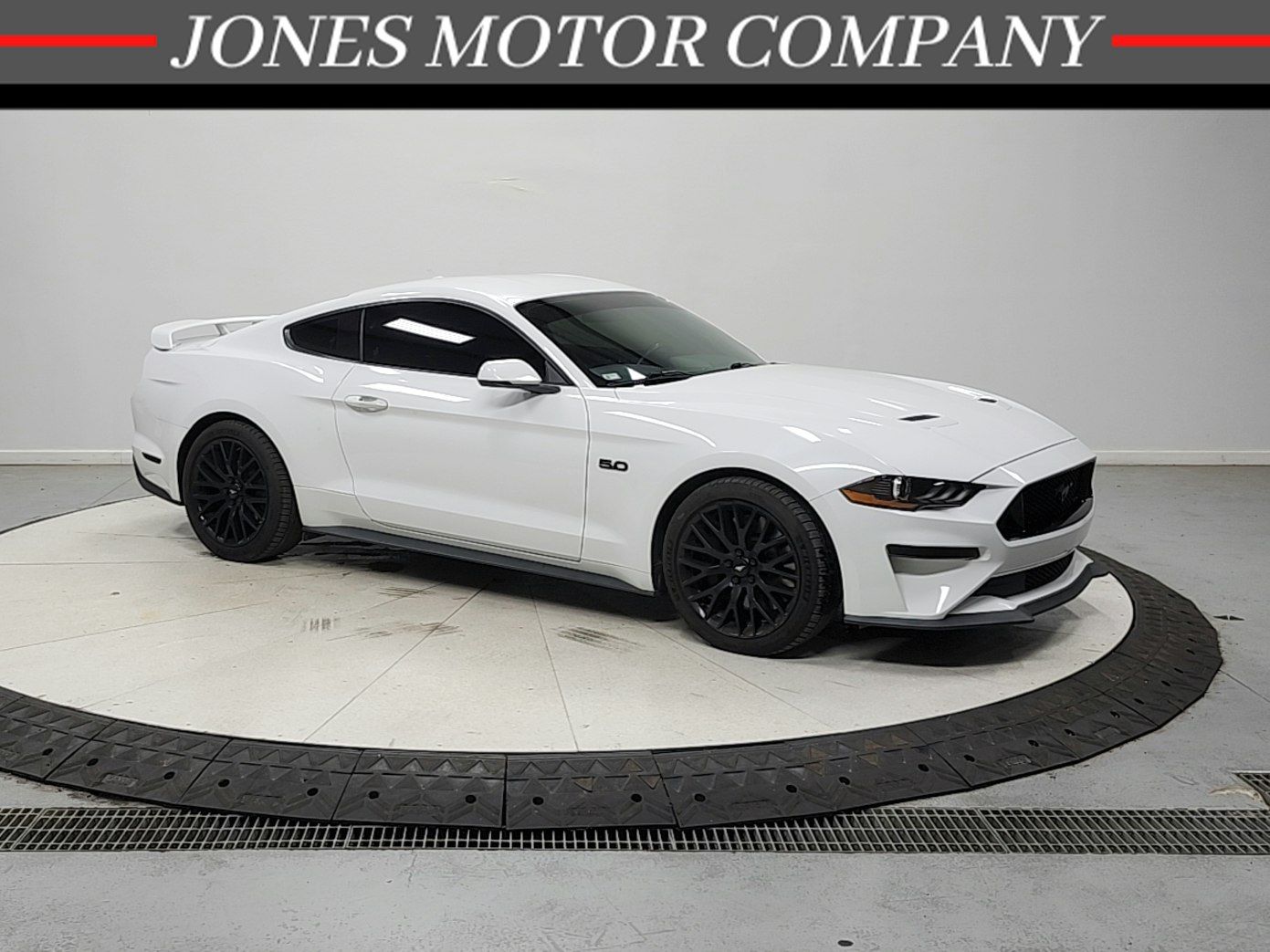 Oxford White 2019 Ford Mustang Coupe Rear-Wheel Drive Automatic
