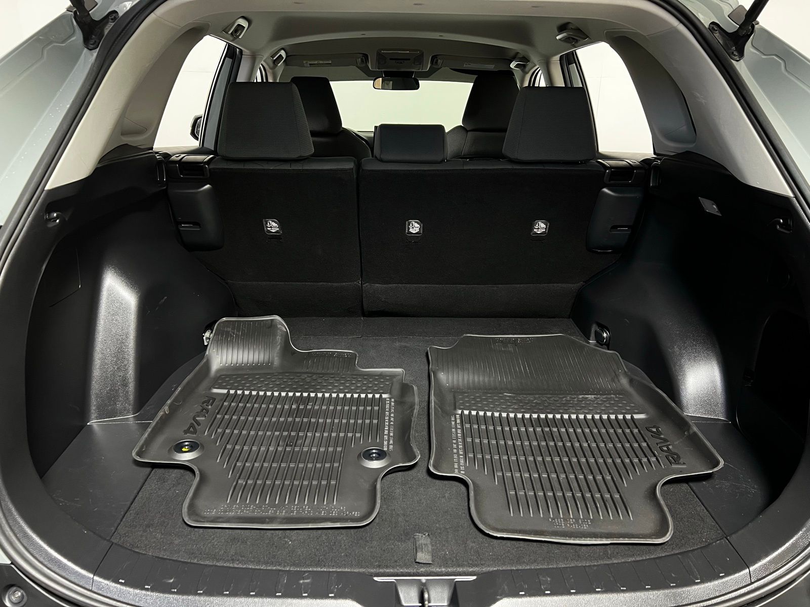 Thumbnail: 2020 Toyota RAV4 - 23