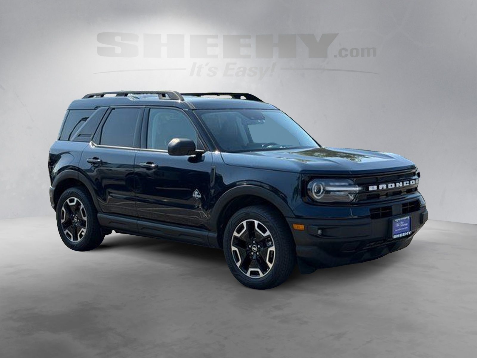 Certified Used 2022 Alto Blue Metallic Tinted Clearcoat Ford Outer Banks image 2
