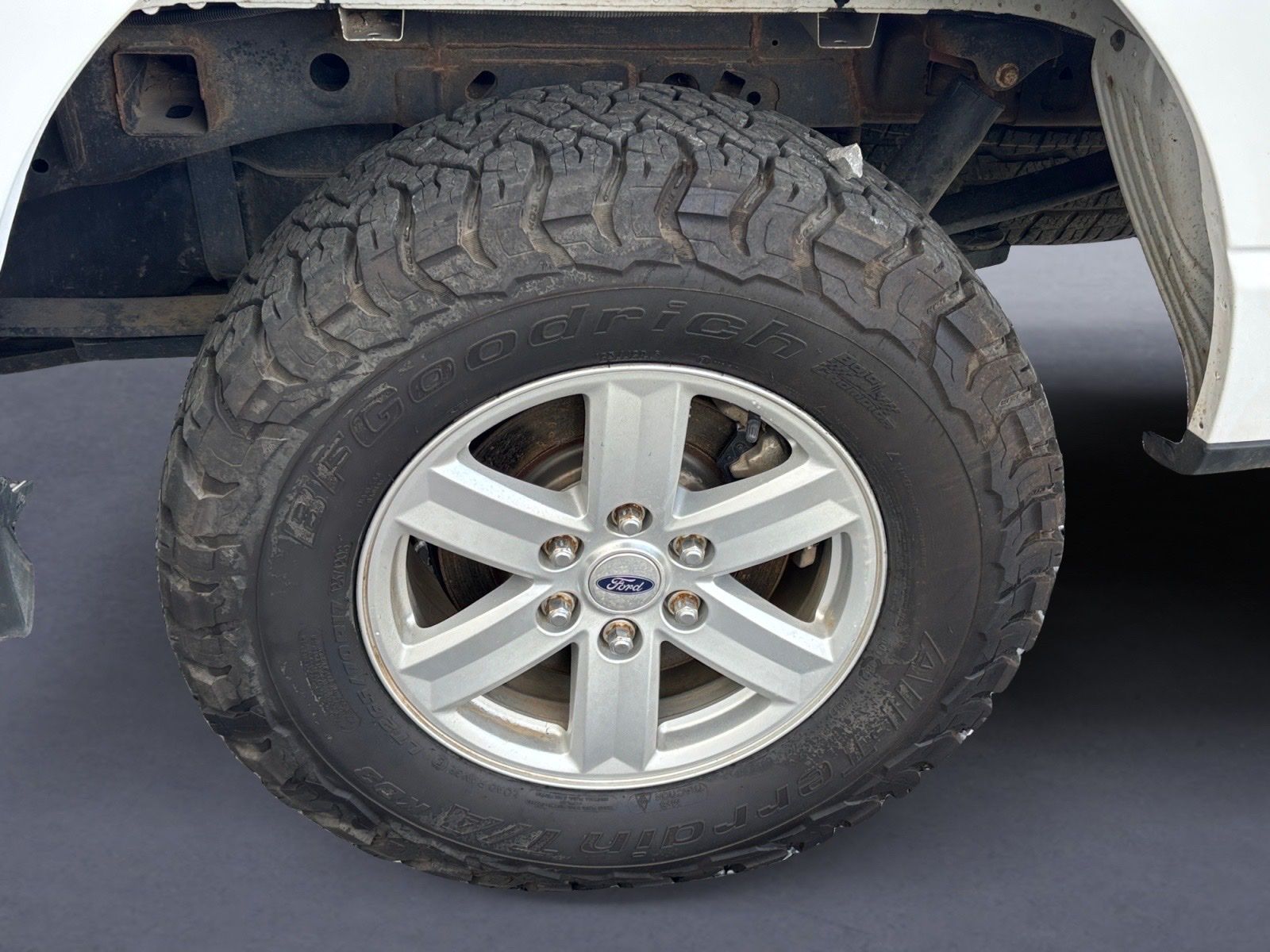 View vehicle photo 3