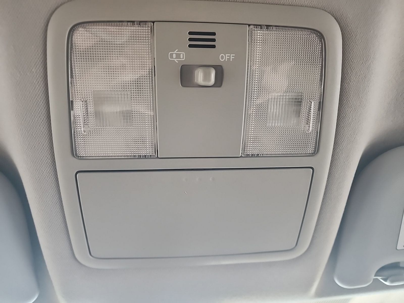 Used 2018 Barcelona Red Metallic Toyota Base image 22
