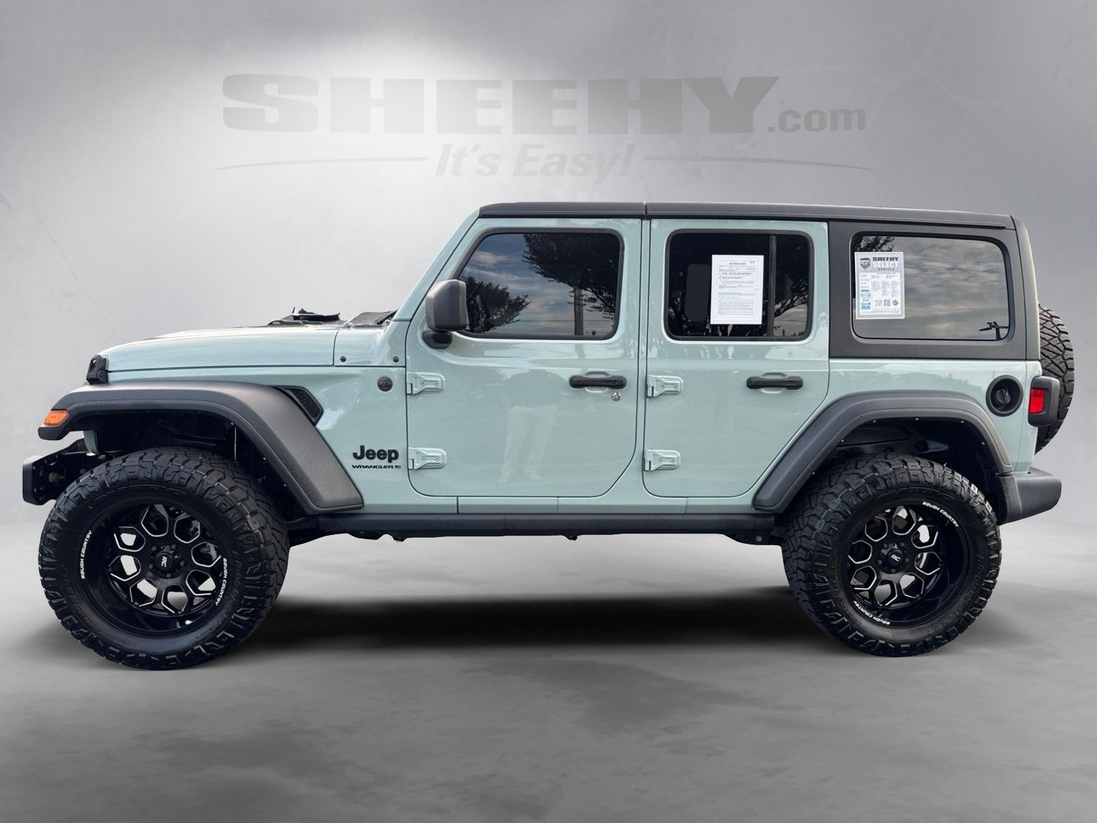 Used 2023  Jeep Sport image 12